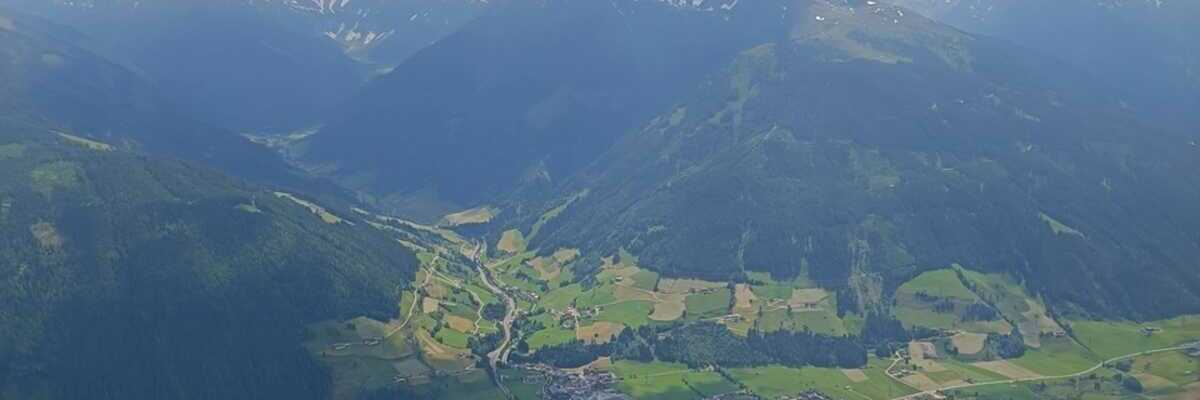 Flugwegposition um 12:30:39: Aufgenommen in der Nähe von Mittersill, Österreich in 1989 Meter